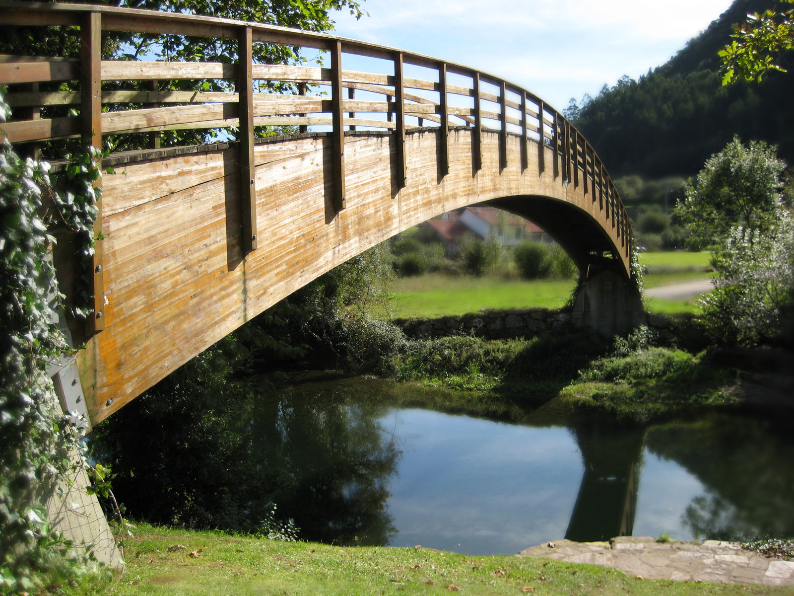Мост через час. Мост Аньцзи. Мост Reinig Bridge. Гленко деревянный мост. Верхнетуринский деревянный мост через реку.